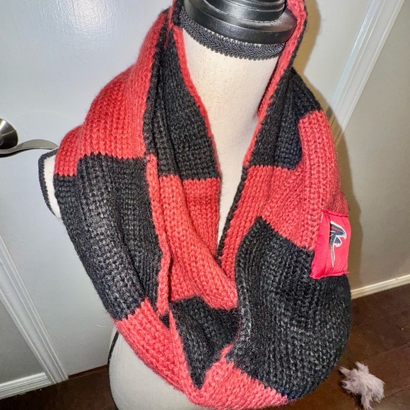 NFL Atlanta Falcons Red and Black Knit Scarf - Picture 2 of 3